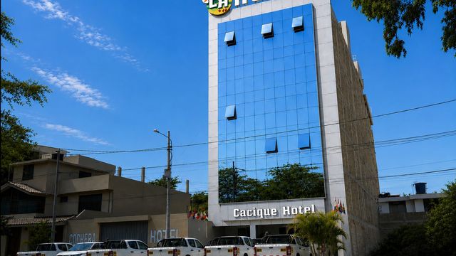 Glass façade of Cacique Hotel in Castilla, Piura